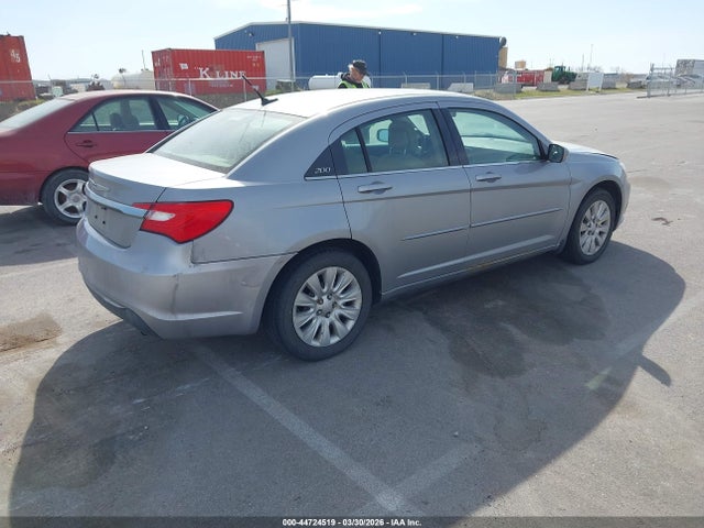 2013 CHRYSLER 200 1C3CCBAB4DN588630 Photo 3