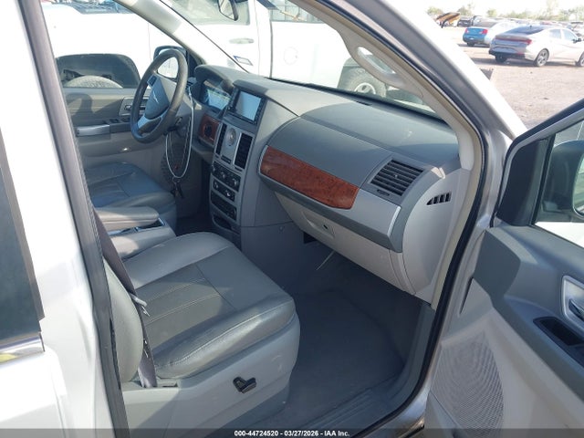 2008 Chrysler Town & Country Touring მანქანა იყიდება აუქციონზე, vin: 2A8HR54P18R744987, აუქციონის ნომერი: 44724520