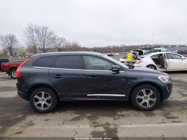 Продажа на аукционе авто 2015 Volvo Xc60 T6, vin: YV4902RK3F2721477, номер лота: 44724588