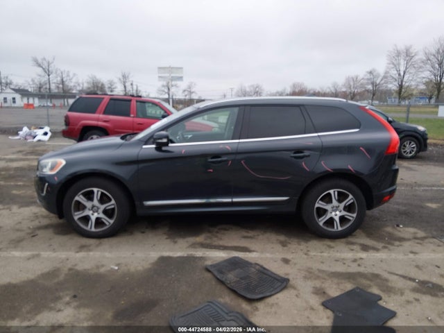 Продажа на аукционе авто 2015 Volvo Xc60 T6, vin: YV4902RK3F2721477, номер лота: 44724588