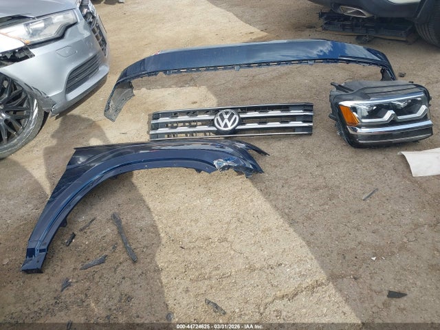 Продажа на аукционе авто 2019 Volkswagen Atlas 3.6l V6 Sel Premium, vin: 1V2NR2CA1KC528822, номер лота: 44724625
