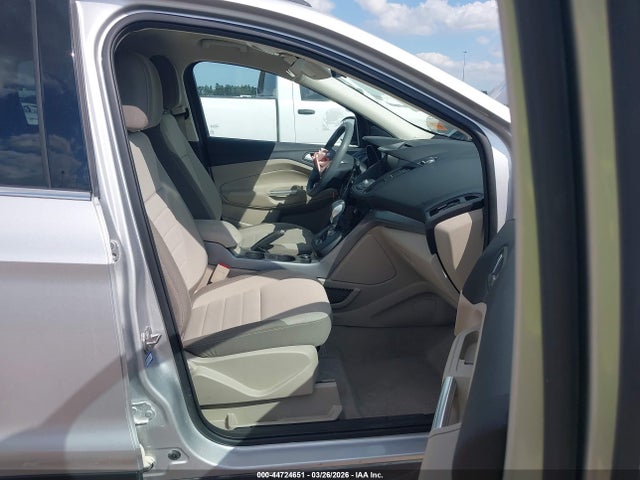 1FMCU0GX7FUB05703 Ford ESCAPE SE