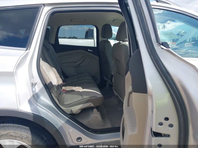 1FMCU0GX7FUB05703 Ford ESCAPE SE