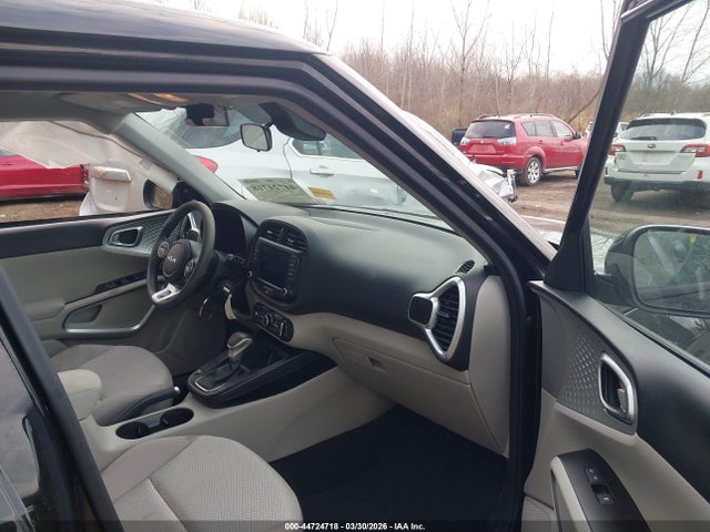 44724718 :رقم المزاد ، KNDJ23AU4P7845159 vin ، 2023 Kia Soul Lx مزاد بيع