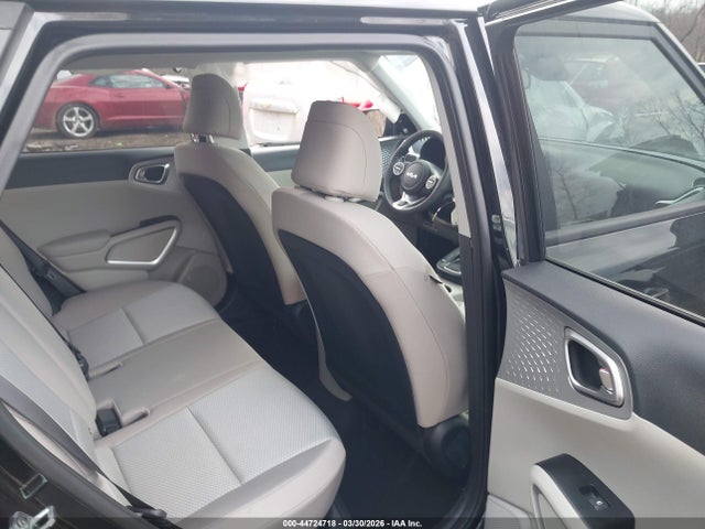 44724718 :رقم المزاد ، KNDJ23AU4P7845159 vin ، 2023 Kia Soul Lx مزاد بيع