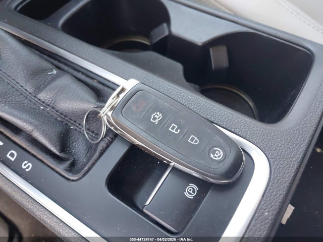 44724747 :رقم المزاد ، 1FMCU0J94HUE35067 vin ، 2017 Ford Escape Titanium مزاد بيع