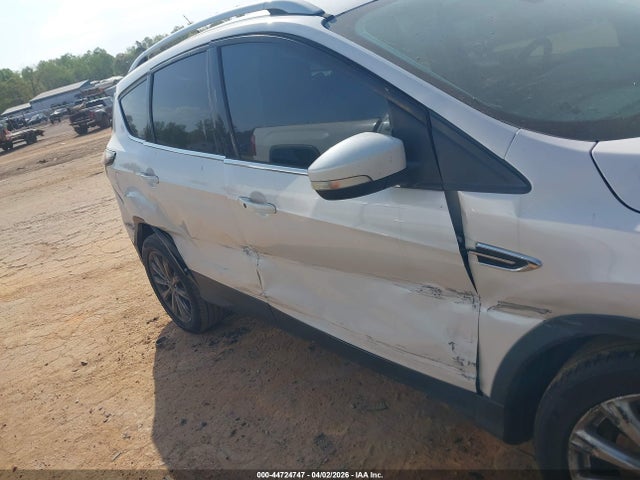 44724747 :رقم المزاد ، 1FMCU0J94HUE35067 vin ، 2017 Ford Escape Titanium مزاد بيع