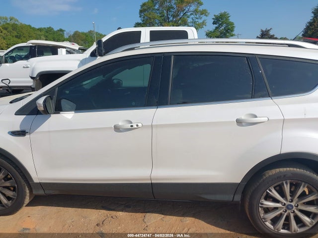 44724747 :رقم المزاد ، 1FMCU0J94HUE35067 vin ، 2017 Ford Escape Titanium مزاد بيع
