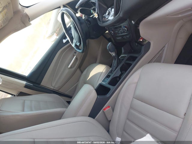 44724747 :رقم المزاد ، 1FMCU0J94HUE35067 vin ، 2017 Ford Escape Titanium مزاد بيع