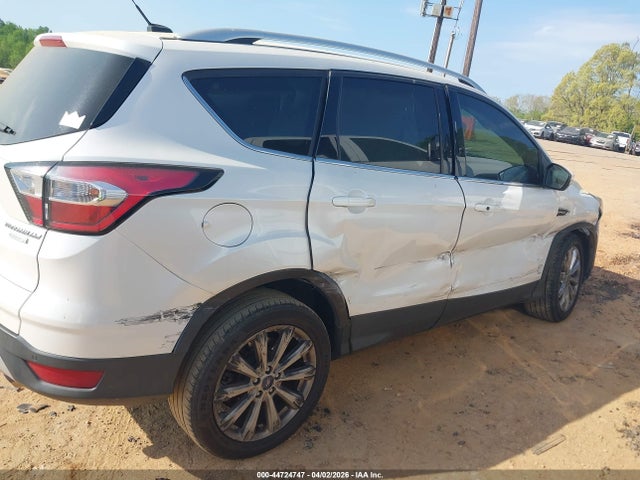 44724747 :رقم المزاد ، 1FMCU0J94HUE35067 vin ، 2017 Ford Escape Titanium مزاد بيع