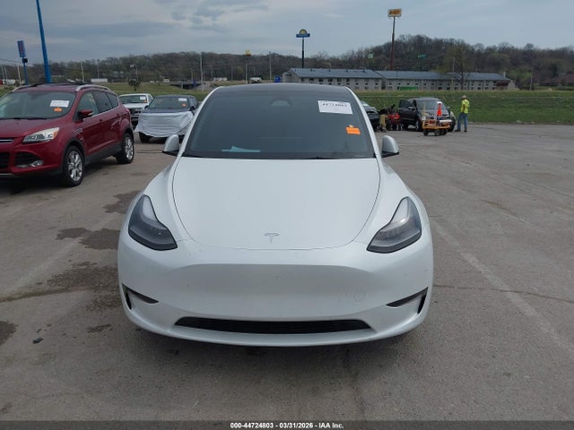 Продаж на аукціоні авто 2023 Tesla Model Y Awd/long Range Dual Motor All-wheel Drive, vin: 7SAYGDEEXPF809174, номер лоту: 44724803