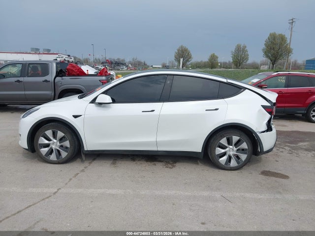 Продаж на аукціоні авто 2023 Tesla Model Y Awd/long Range Dual Motor All-wheel Drive, vin: 7SAYGDEEXPF809174, номер лоту: 44724803