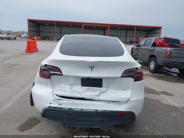 Продаж на аукціоні авто 2023 Tesla Model Y Awd/long Range Dual Motor All-wheel Drive, vin: 7SAYGDEEXPF809174, номер лоту: 44724803