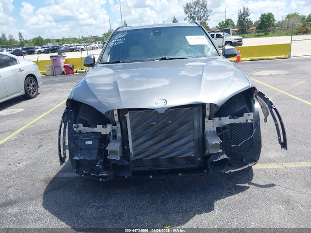 44724806 :رقم المزاد ، 5UXKR6C52JL080327 vin ، 2018 Bmw X5 Xdrive50i مزاد بيع