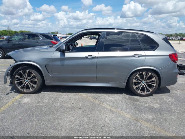 44724806 :رقم المزاد ، 5UXKR6C52JL080327 vin ، 2018 Bmw X5 Xdrive50i مزاد بيع