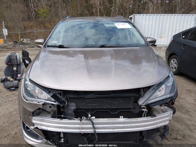 Продаж на аукціоні авто 2018 Chrysler Pacifica Touring L, vin: 2C4RC1BG3JR236129, номер лоту: 44724833