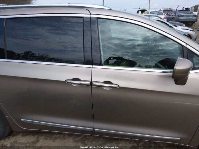 Продаж на аукціоні авто 2018 Chrysler Pacifica Touring L, vin: 2C4RC1BG3JR236129, номер лоту: 44724833