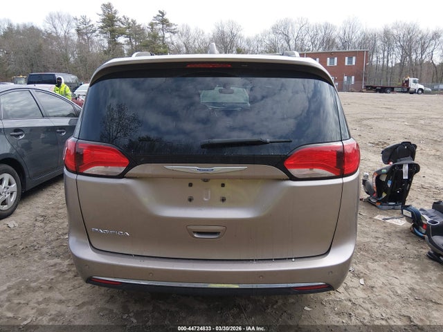Продаж на аукціоні авто 2018 Chrysler Pacifica Touring L, vin: 2C4RC1BG3JR236129, номер лоту: 44724833