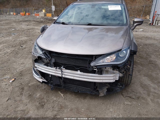 Продаж на аукціоні авто 2018 Chrysler Pacifica Touring L, vin: 2C4RC1BG3JR236129, номер лоту: 44724833