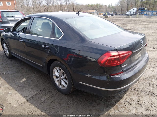 Продаж на аукціоні авто 2017 Volkswagen Passat 1.8t S, vin: 1VWAT7A32HC004555, номер лоту: 44724861