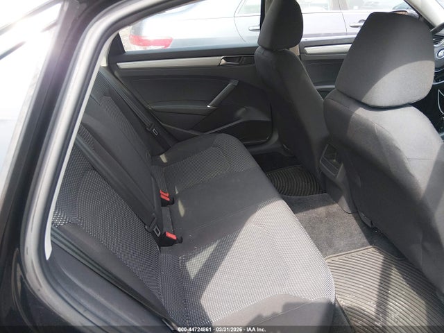 Продаж на аукціоні авто 2017 Volkswagen Passat 1.8t S, vin: 1VWAT7A32HC004555, номер лоту: 44724861