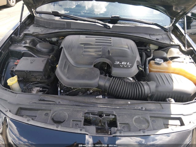 Продажа на аукционе авто 2015 Chrysler 300 300s, vin: 2C3CCABGXFH830403, номер лота: 44725013
