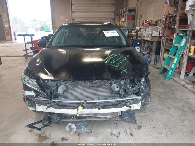 44725068 :رقم المزاد ، 4T1B11HK4JU618509 vin ، 2018 Toyota Camry Le مزاد بيع