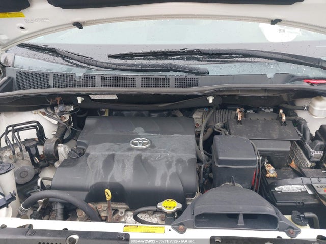 5TDDK3DC2ES084764 Toyota Sienna Limited 7 Passenger