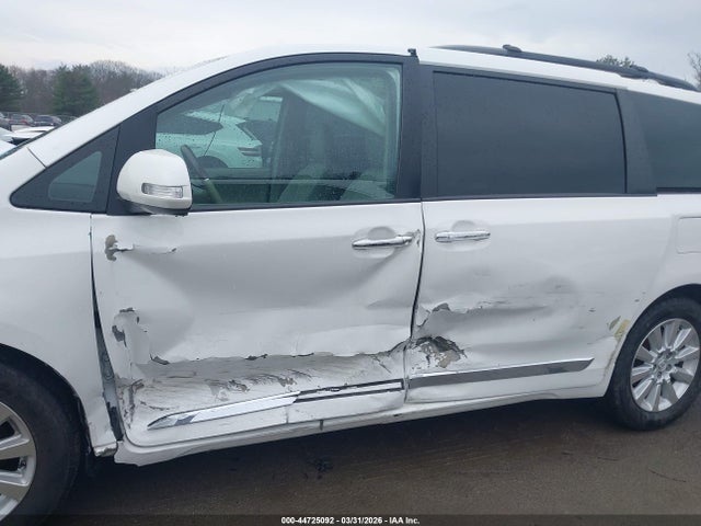 5TDDK3DC2ES084764 Toyota Sienna Limited 7 Passenger