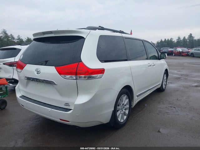 5TDDK3DC2ES084764 Toyota Sienna Limited 7 Passenger