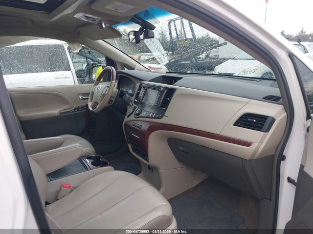 5TDDK3DC2ES084764 Toyota Sienna Limited 7 Passenger
