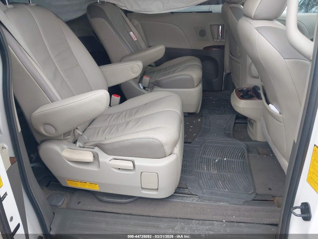 5TDDK3DC2ES084764 Toyota Sienna Limited 7 Passenger