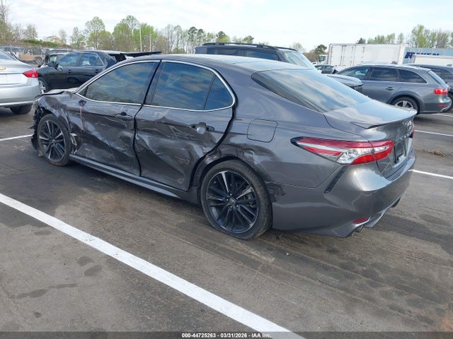44725263 :رقم المزاد ، 4T1B61HK2JU157909 vin ، 2018 Toyota Camry Xse مزاد بيع