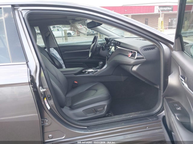 44725263 :رقم المزاد ، 4T1B61HK2JU157909 vin ، 2018 Toyota Camry Xse مزاد بيع