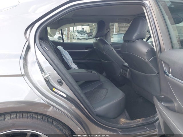 44725263 :رقم المزاد ، 4T1B61HK2JU157909 vin ، 2018 Toyota Camry Xse مزاد بيع