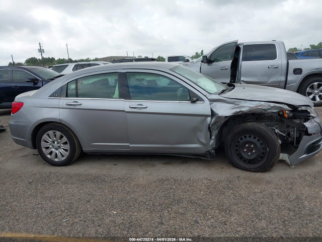 44725274 :رقم المزاد ، 1C3CCBAB0EN210631 vin ، 2014 Chrysler 200 Lx مزاد بيع