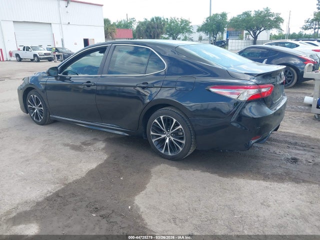 2018 TOYOTA CAMRY 4T1B11HKXJU544013 Photo 2