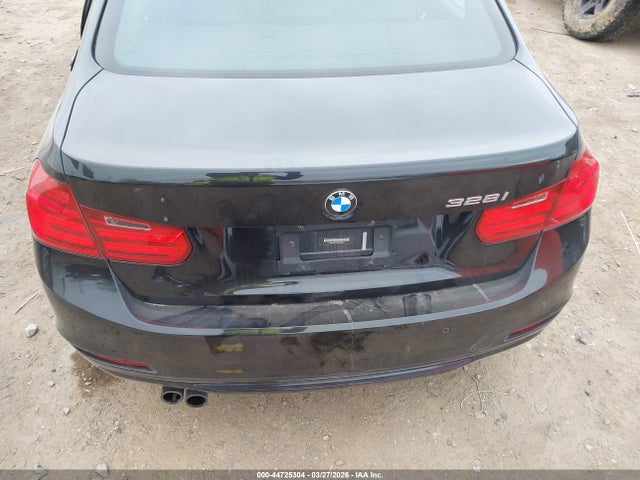 44725304 :رقم المزاد ، WBA3A5C55EF604613 vin ، 2014 Bmw 328i مزاد بيع