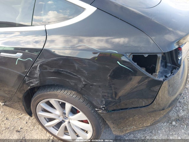 Tesla Model 3 Long Range/performance 2018 5YJ3E1EBXJF188270 Image 19
