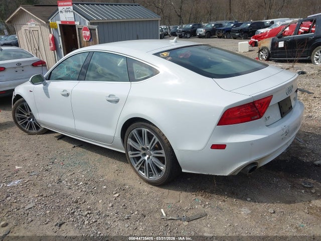 2014 AUDI A7 WAUWGAFC2EN012123 Photo 2