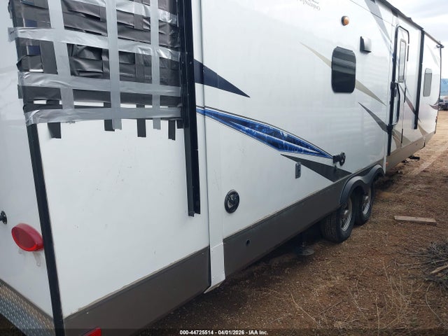 4X4TPAH22KN052668 Palomino Solaire Ultra