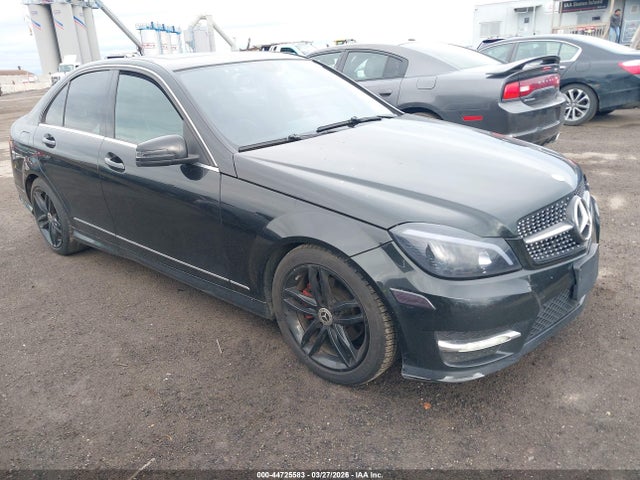2012 MERCEDES-BENZ C 300 WDDGF8BB7CA686293