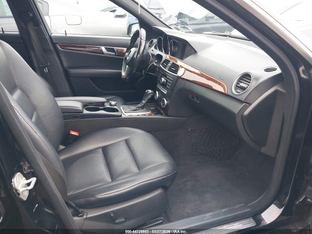 2012 MERCEDES-BENZ C 300 WDDGF8BB7CA686293 Photo 4