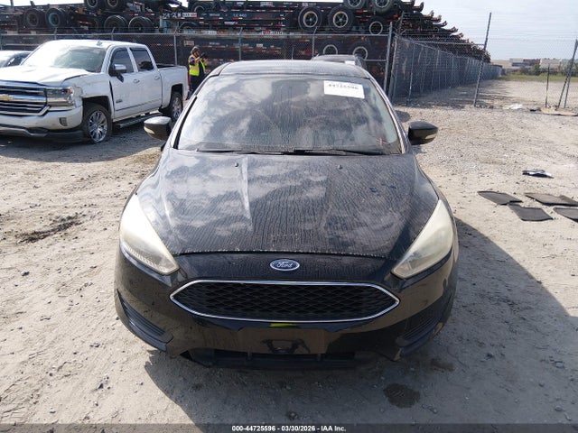 Ford FOCUS SE 2017 1FADP3F27HL334582 Image 12