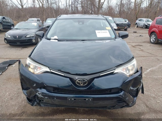 Продажа на аукционе авто 2018 Toyota Rav4 Le, vin: JTMBFREV8JD243050, номер лота: 44725611