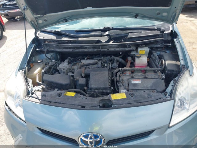 JTDKN3DU4E1809057 Toyota Prius Three