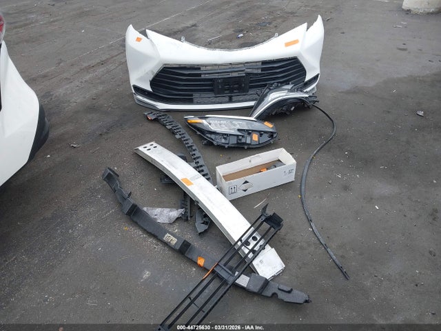 2022 Toyota Sienna Le მანქანა იყიდება აუქციონზე, vin: 5TDKRKEC4NS121969, აუქციონის ნომერი: 44725630