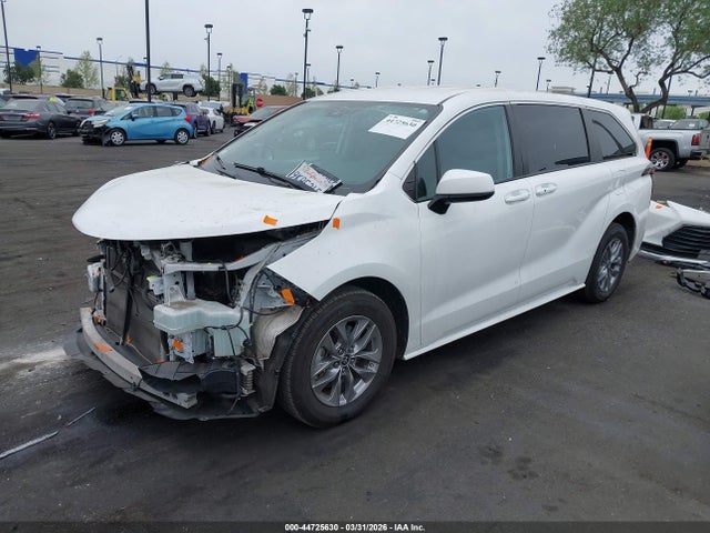 2022 Toyota Sienna Le მანქანა იყიდება აუქციონზე, vin: 5TDKRKEC4NS121969, აუქციონის ნომერი: 44725630