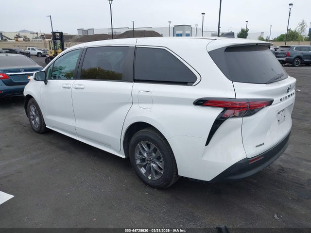 2022 Toyota Sienna Le მანქანა იყიდება აუქციონზე, vin: 5TDKRKEC4NS121969, აუქციონის ნომერი: 44725630