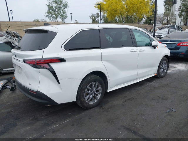 2022 Toyota Sienna Le მანქანა იყიდება აუქციონზე, vin: 5TDKRKEC4NS121969, აუქციონის ნომერი: 44725630